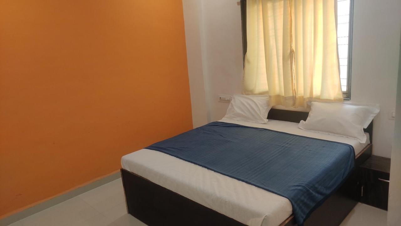 Hotel Sai Santosh Ширді Екстер'єр фото
