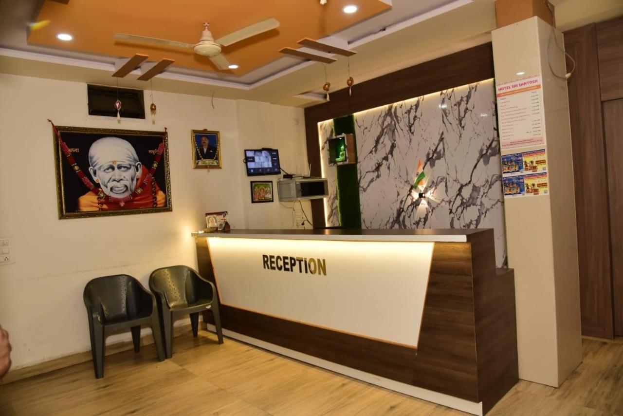 Hotel Sai Santosh Ширді Екстер'єр фото