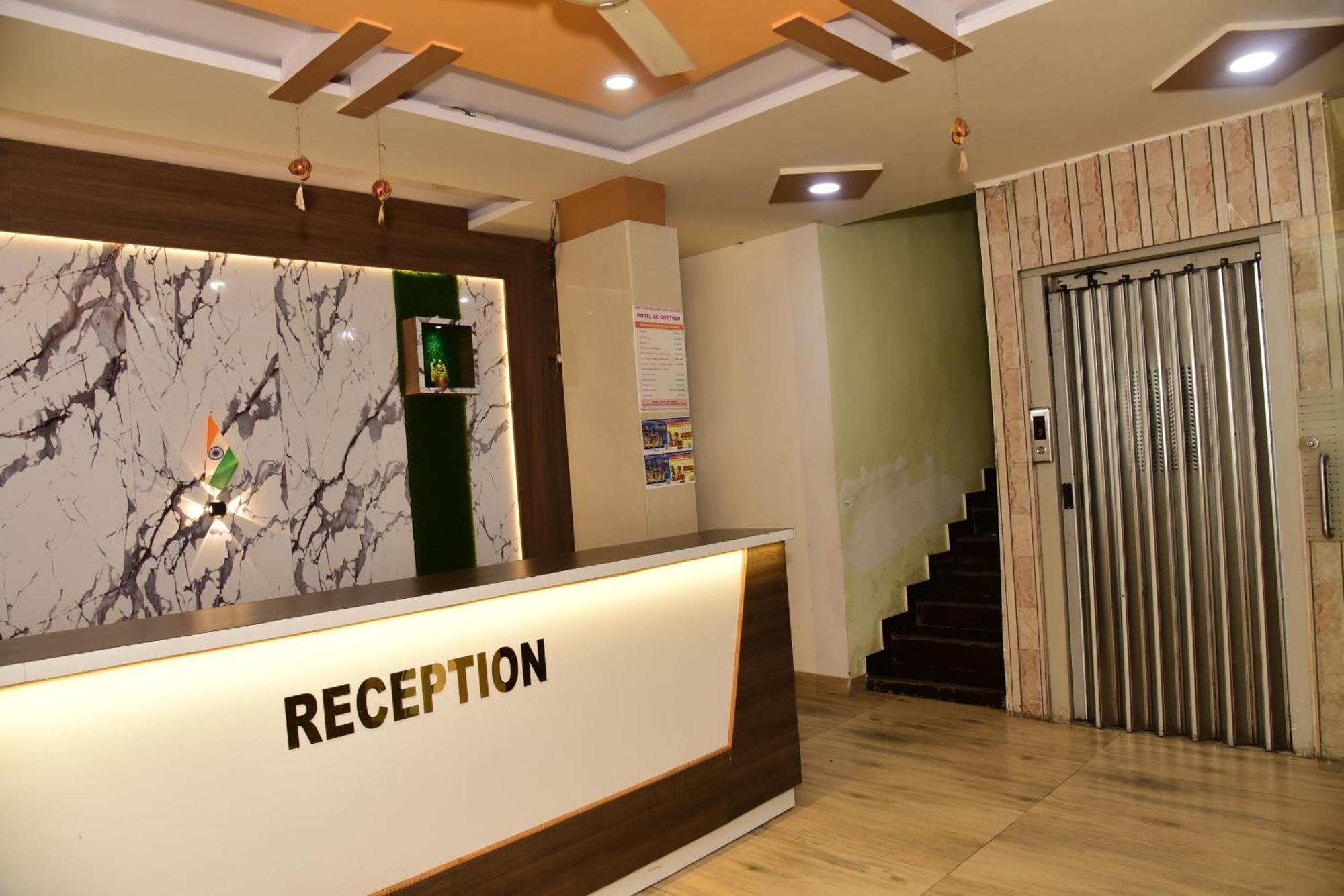 Hotel Sai Santosh Ширді Екстер'єр фото